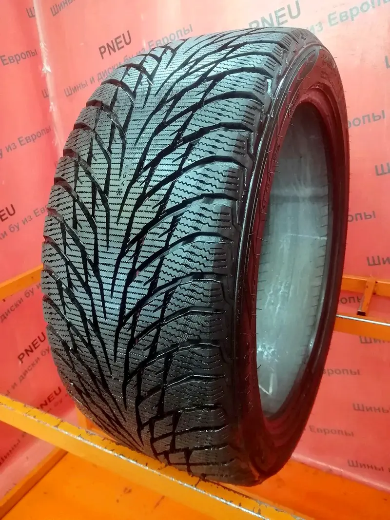 Б/у шина 245/40 R18 Nokian Hakkapeliitta R2