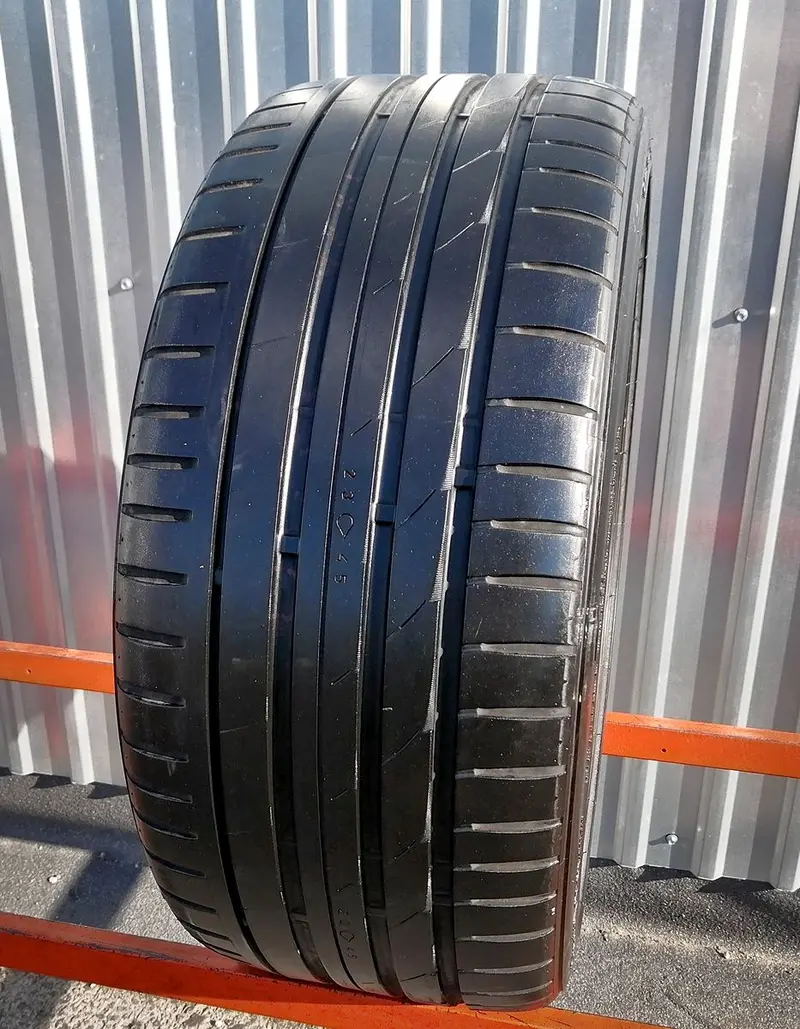 Б/у шина 245/40 R18 Nokian Z G2