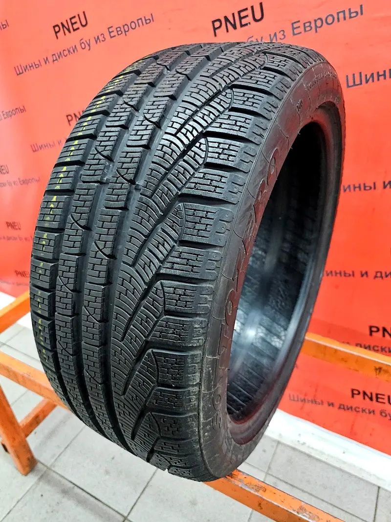 Б/у шина 245/40 R18 Pirelli Winter 240 Sottozero 2