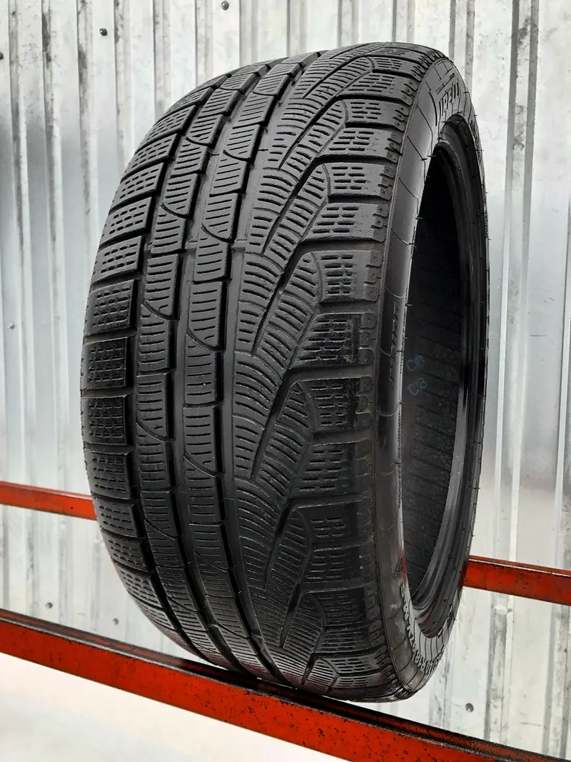 Б/у шина 245/40 R18 Pirelli Winter 240 Sottozero 2