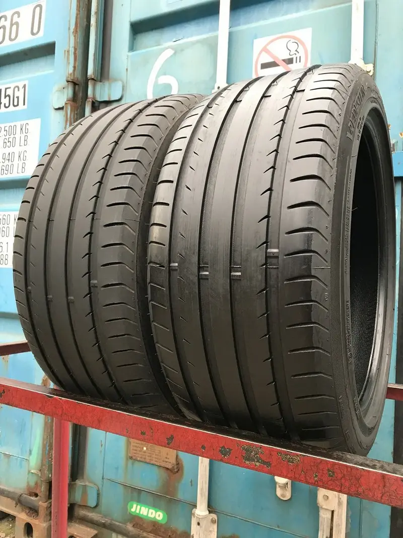 Пара б/у шин 245/40 R18 Vredestein Ultrac Cento