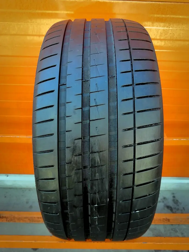Б/у шина 245/40 R18 Vredestein Ultrac Vorti