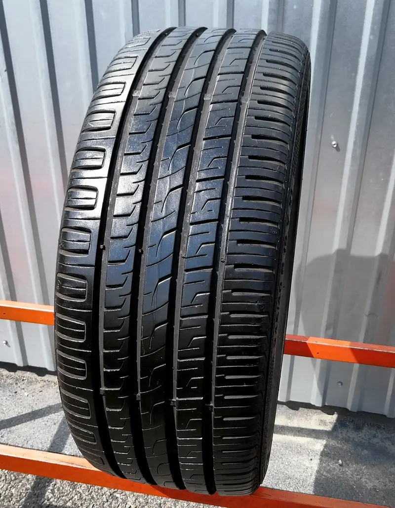 Б/у шина 245/40 R19 Barum Bravuris 3HM