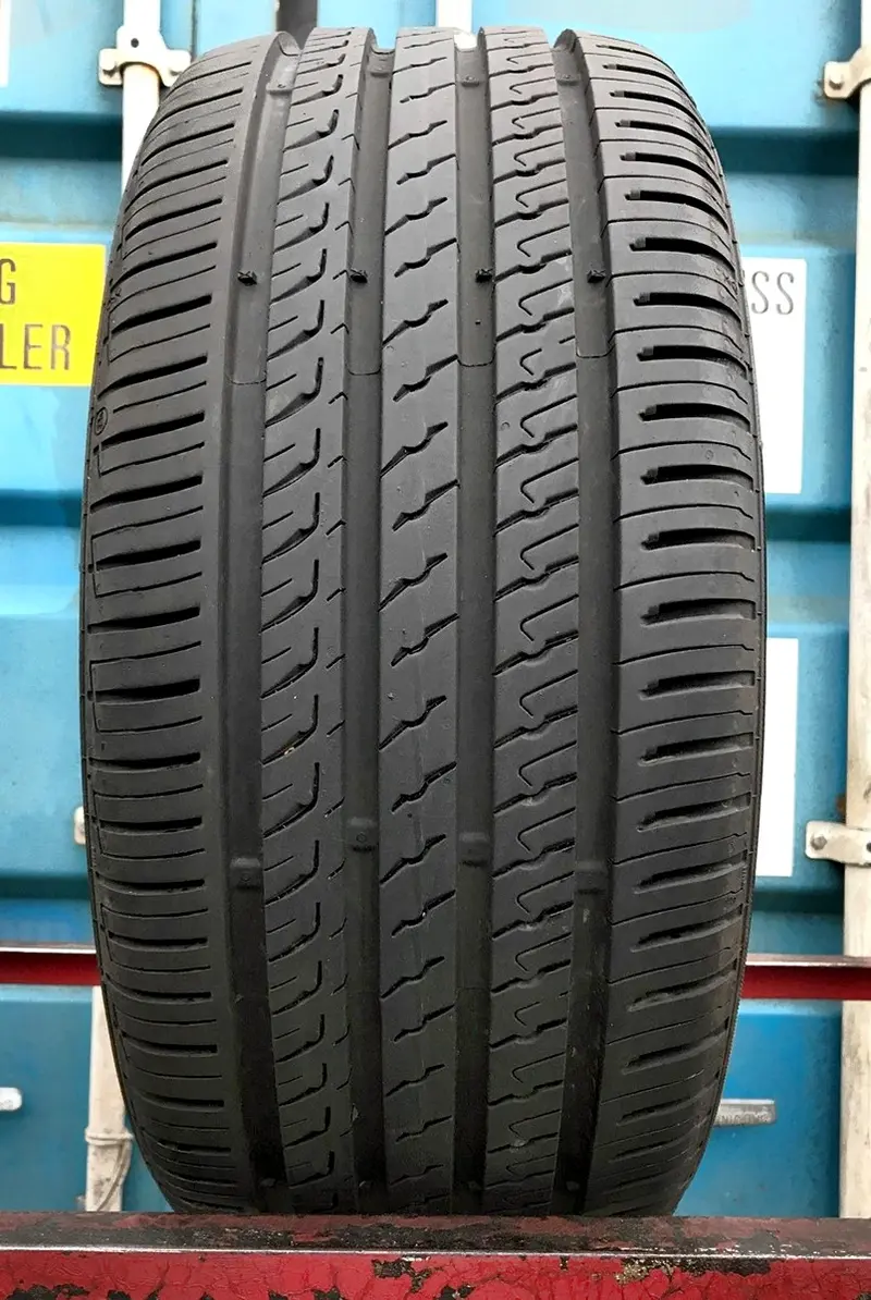Б/у шина 245/40 R19 Barum Bravuris 5HM