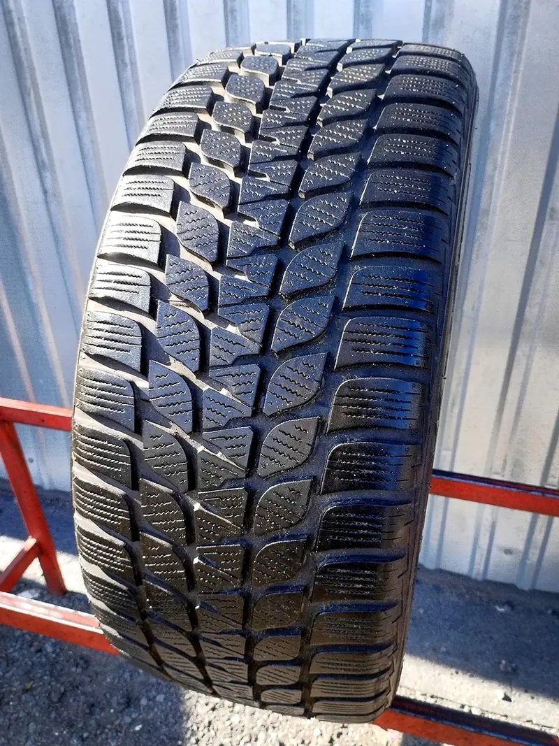 Б/у шина 245/40 R19 Bridgestone Blizzak LM25, фото 1