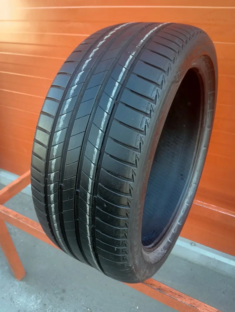 Б/у шина 245/40 R19 Bridgestone Turanza T005
