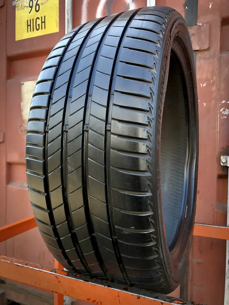 Б/у шина 245/40 R19 Bridgestone Turanza T005, фото 1