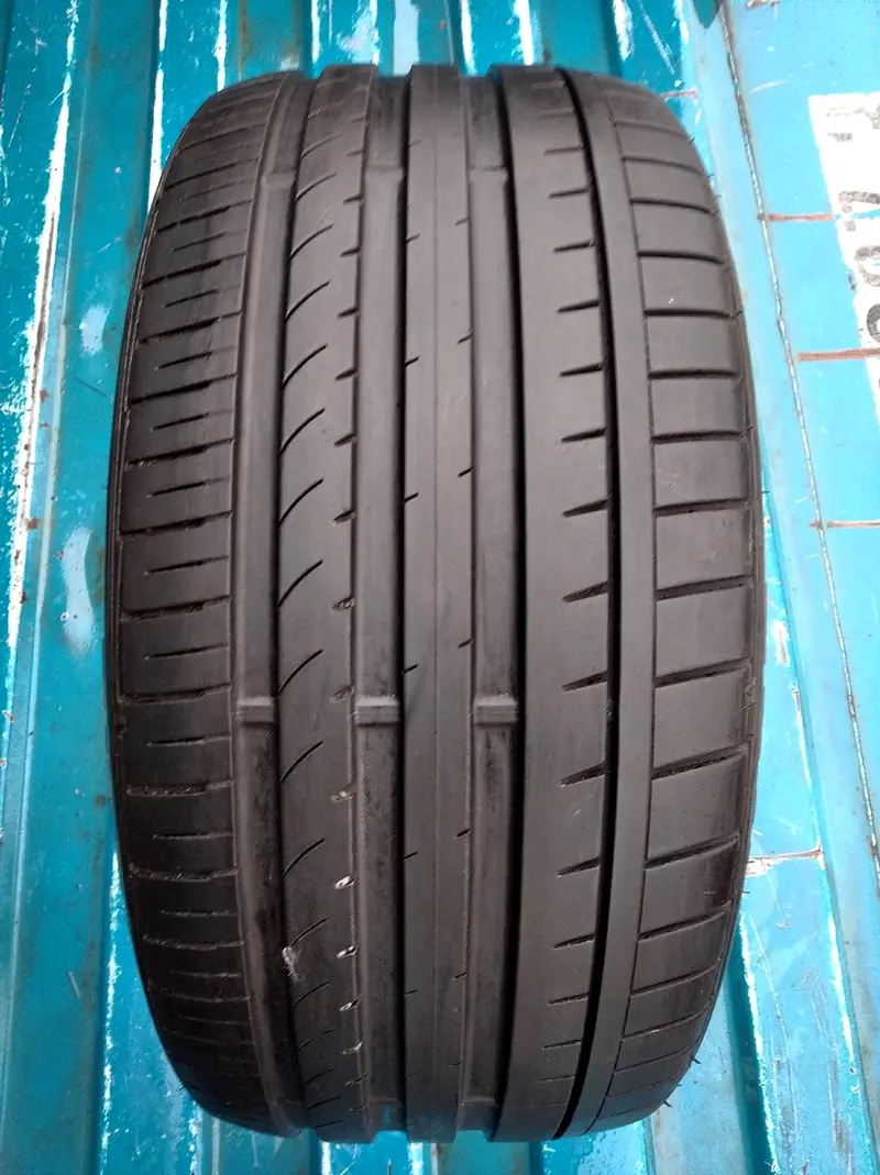 Б/у шина 245/40 R19 Falken Azenis FK-453CC