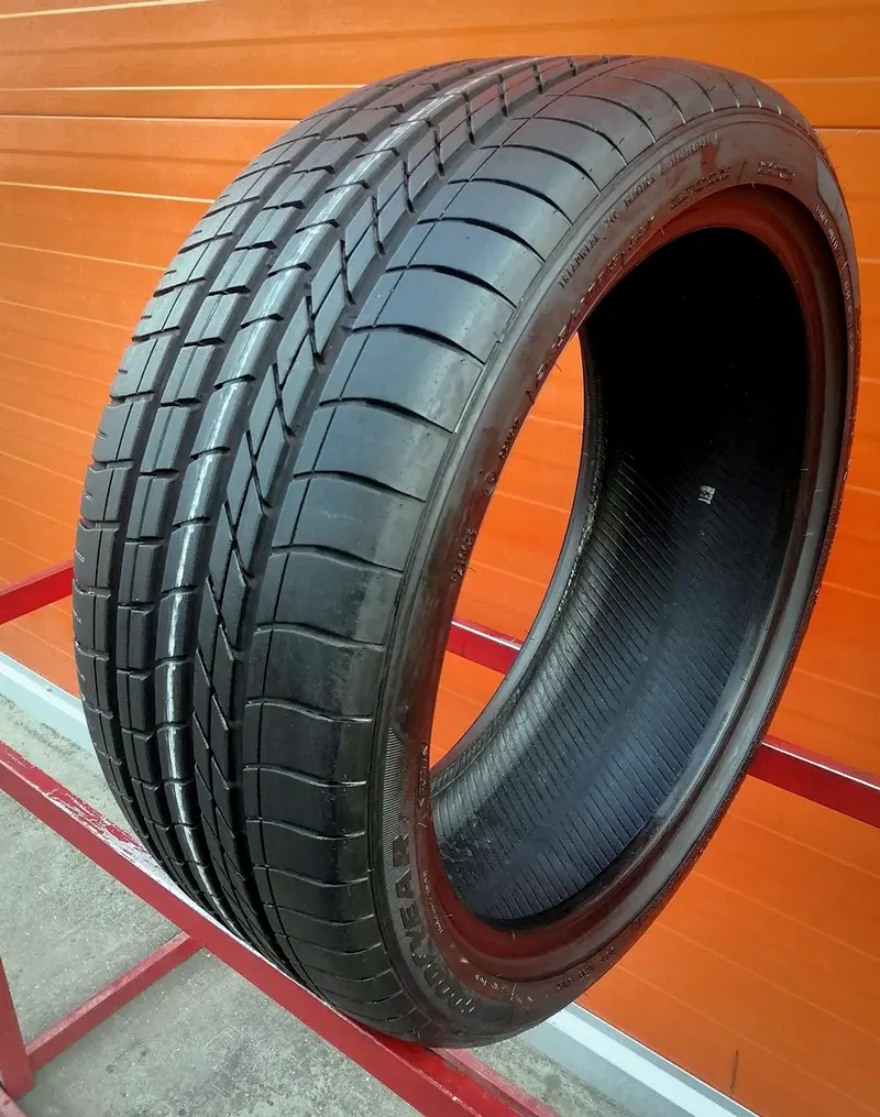 Б/у шина 245/40 R19 Goodyear Excellence RunFlat