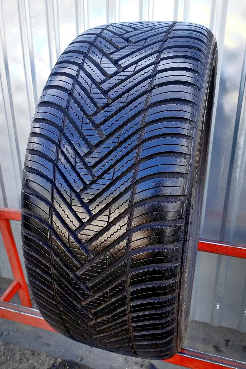 Б/у шина 245/40 R19 Hankook Kinergy 4S2 H750