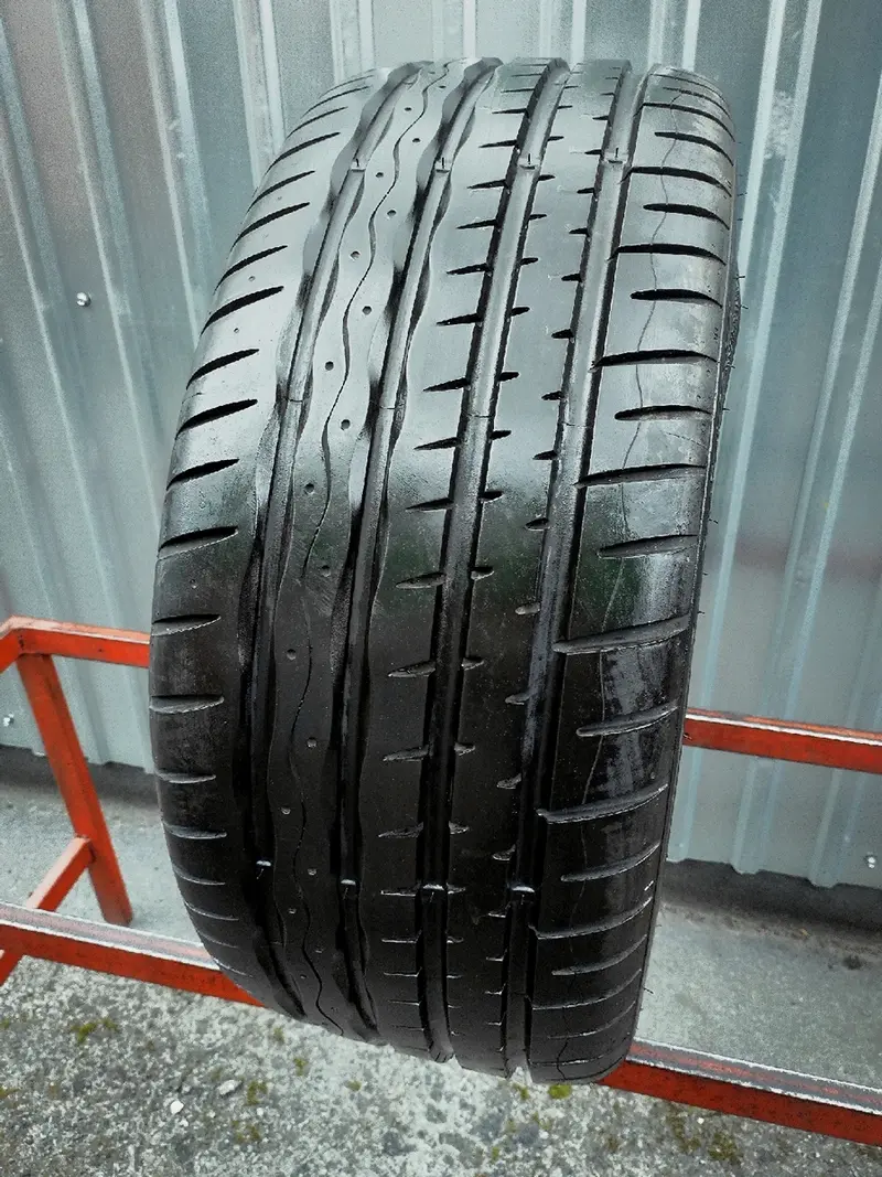 Б/у шина 245/40 R19 Laufenn Z Fit EQ