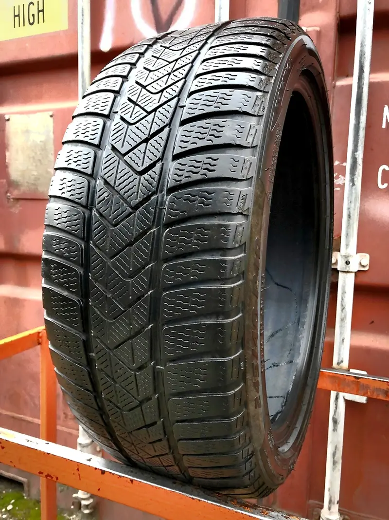 Б/у шина 245/40 R19 Pirelli Winter Sottozero 3 RunFlat, фото 1