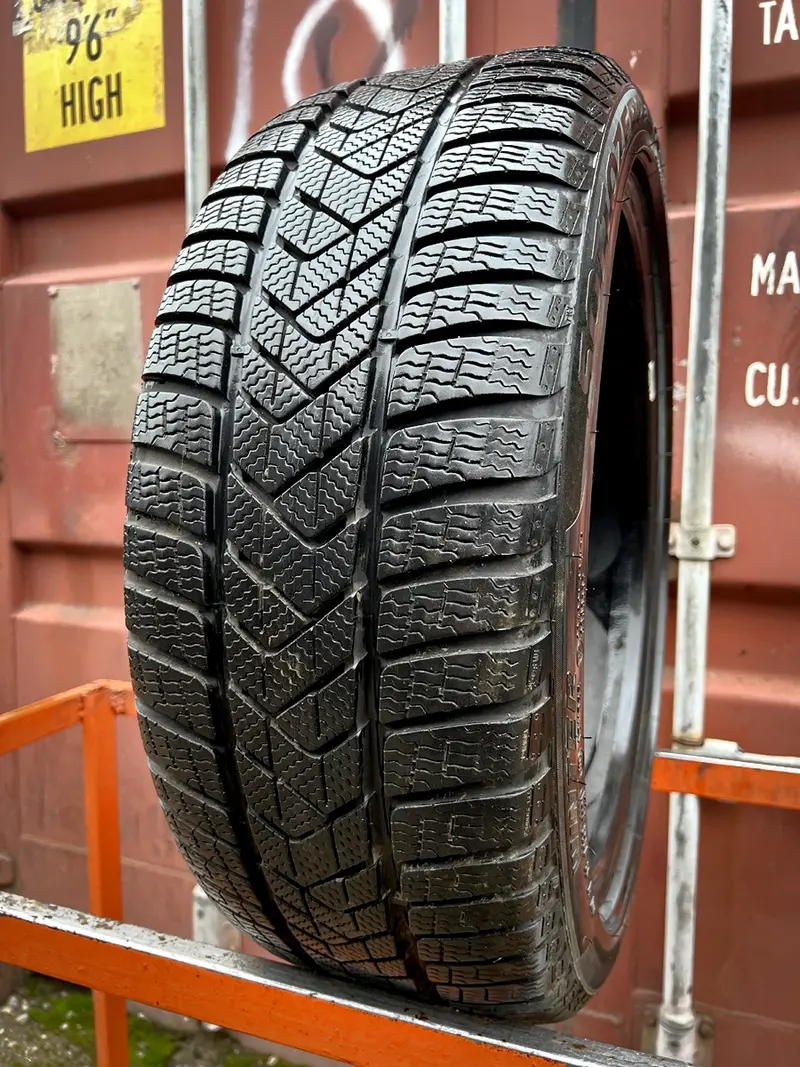 Б/у шина 245/40 R19 Pirelli Winter Sottozero 3 RunFlat