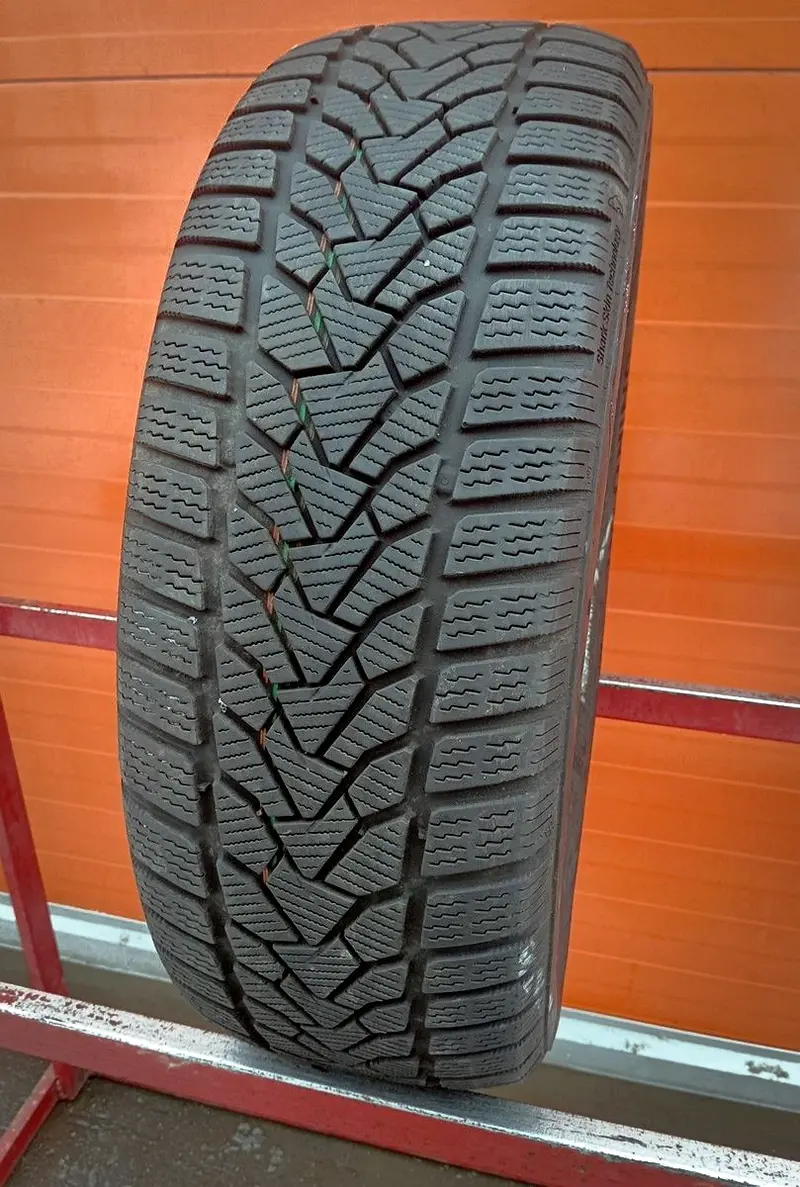 Б/у шина 245/40 R19 Uniroyal WinterExpert, фото 1