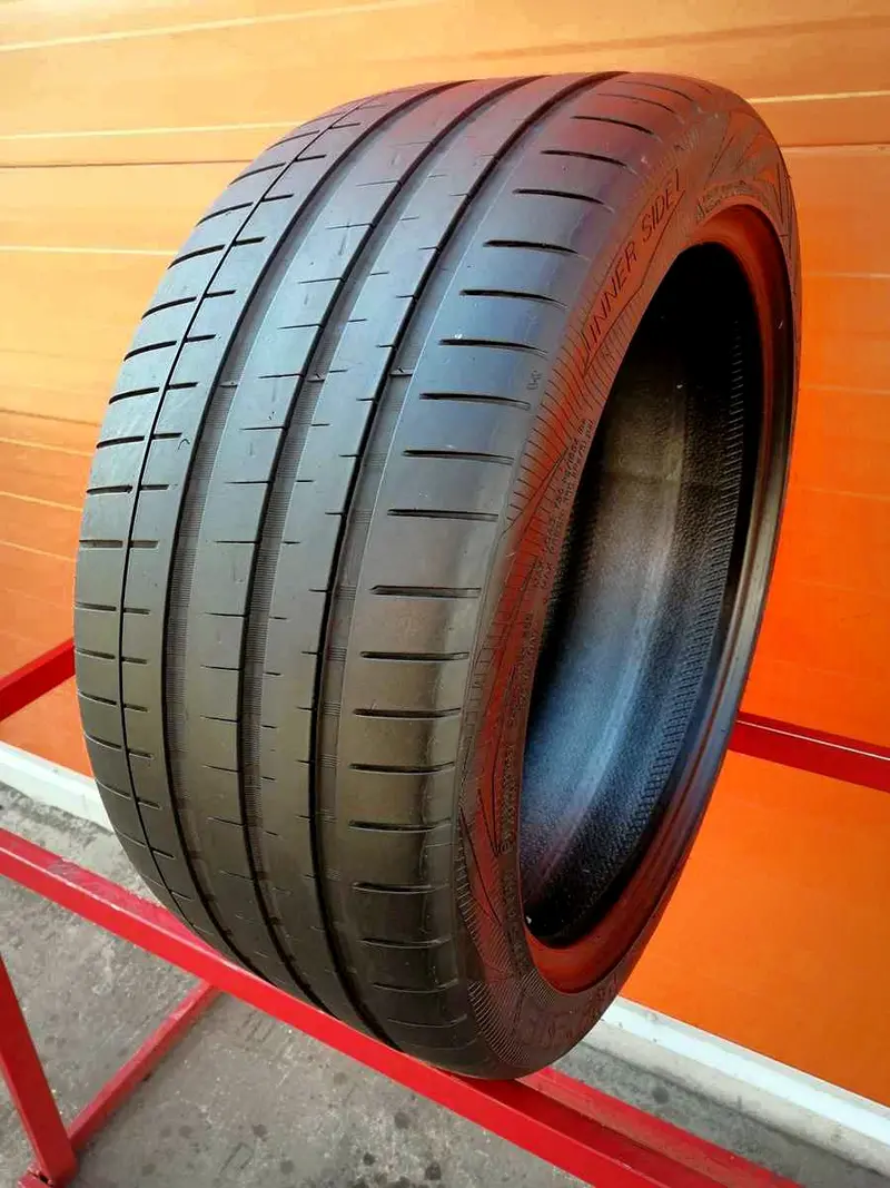 Б/у шина 245/40 R19 Vredestein Ultrac Vorti