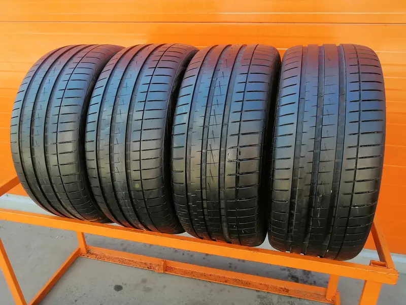 Комплект б/у шин 245/40 R19 Vredestein Ultrac Vorti
