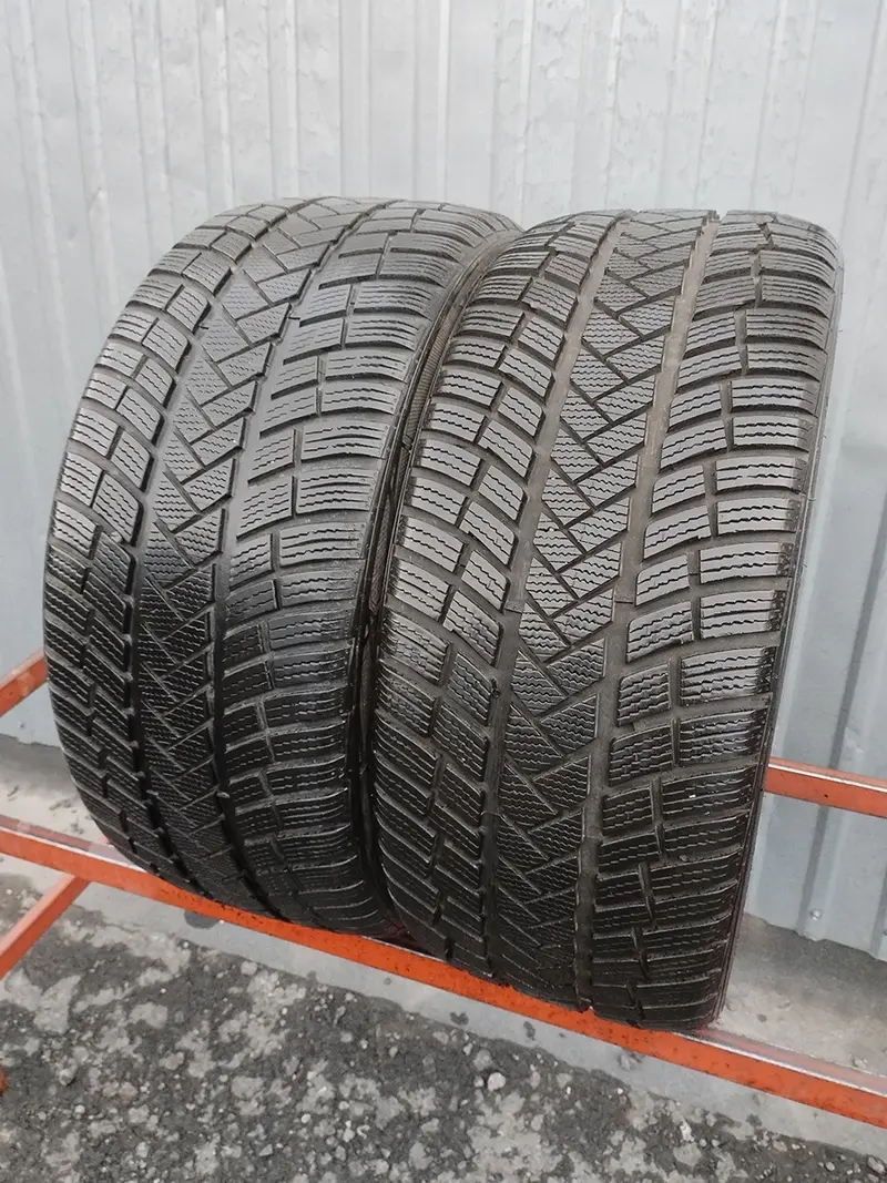 Пара б/у шин 245/40 R19 Vredestein Wintrac Pro
