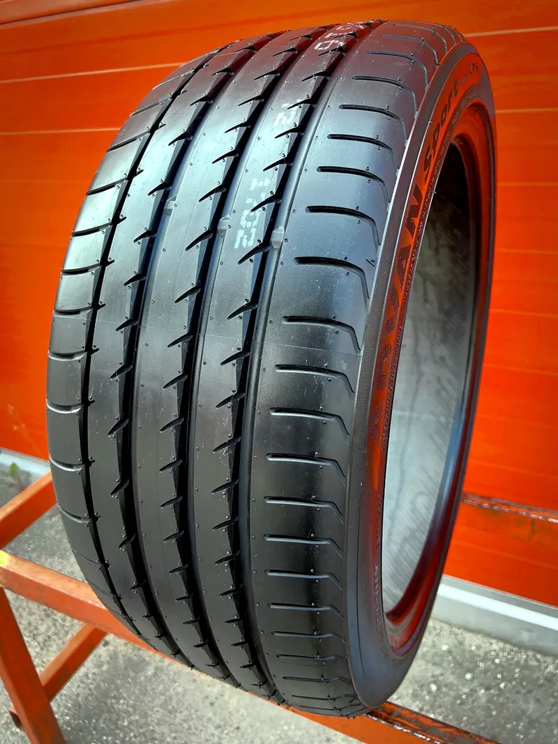 Новая шина 245/40 R19 Yokohama Advan Sport V105 S RunFlat