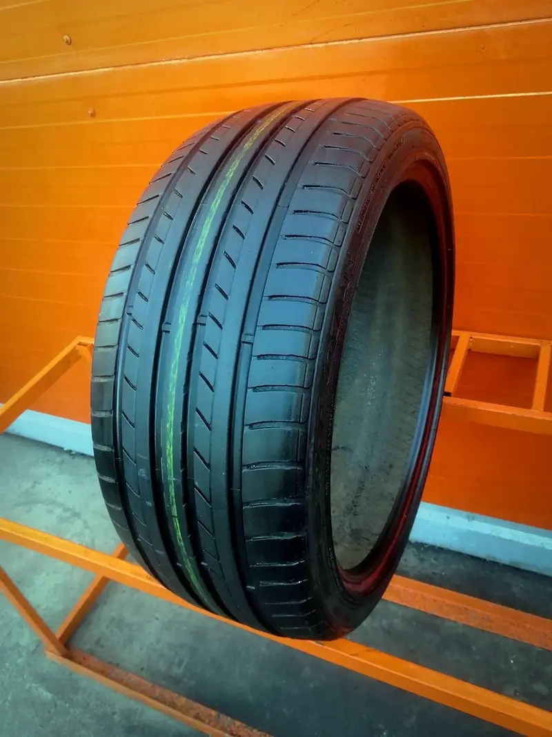 Б/у шина 245/40 R20 Dunlop SP Sport 01A