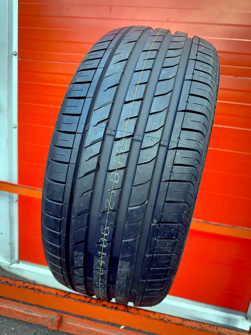 Новая шина 245/40 R20 Nexen Nfera SU1