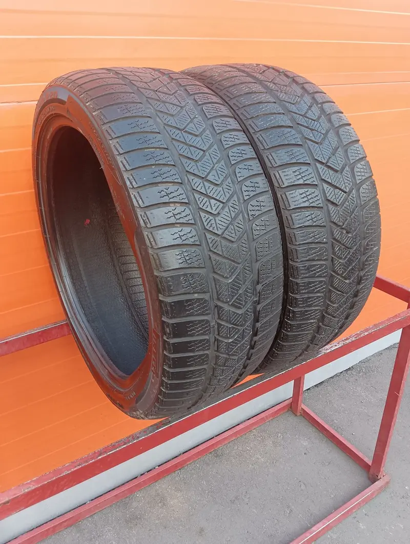 Пара б/у шин 245/40 R20 Pirelli Winter Sottozero 3