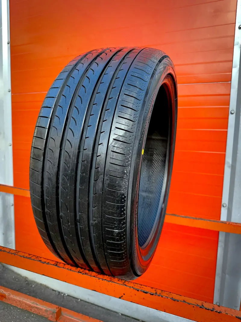 Новая шина 245/40 R20 Yokohama BlueEarth RV-02