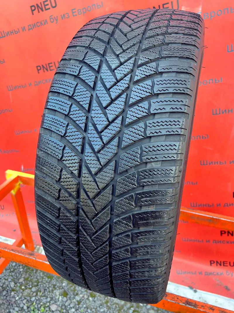 Б/у шина 245/40 R21 Bridgestone Blizzak LM-005, фото 1