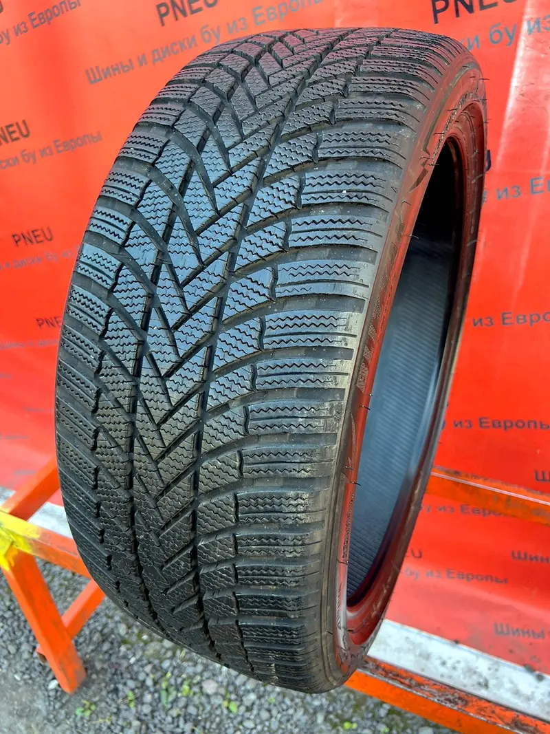 Б/у шина 245/40 R21 Bridgestone Blizzak LM-005
