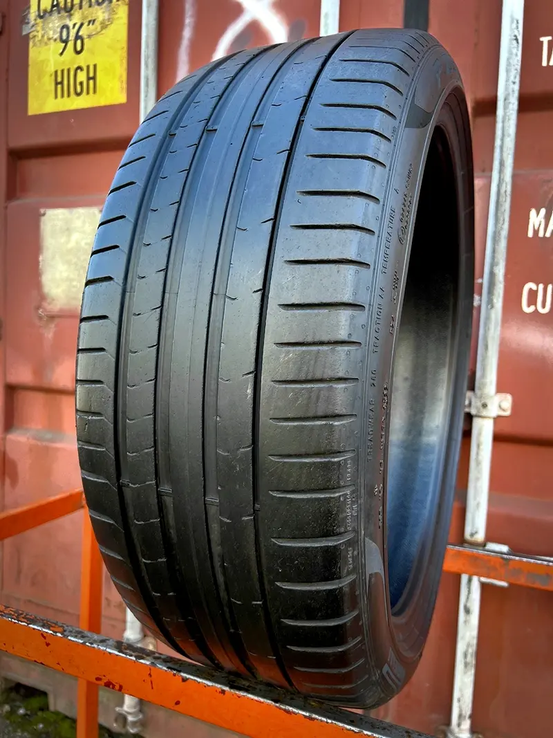 Б/у шина 245/40 R21 Pirelli P Zero PZ4