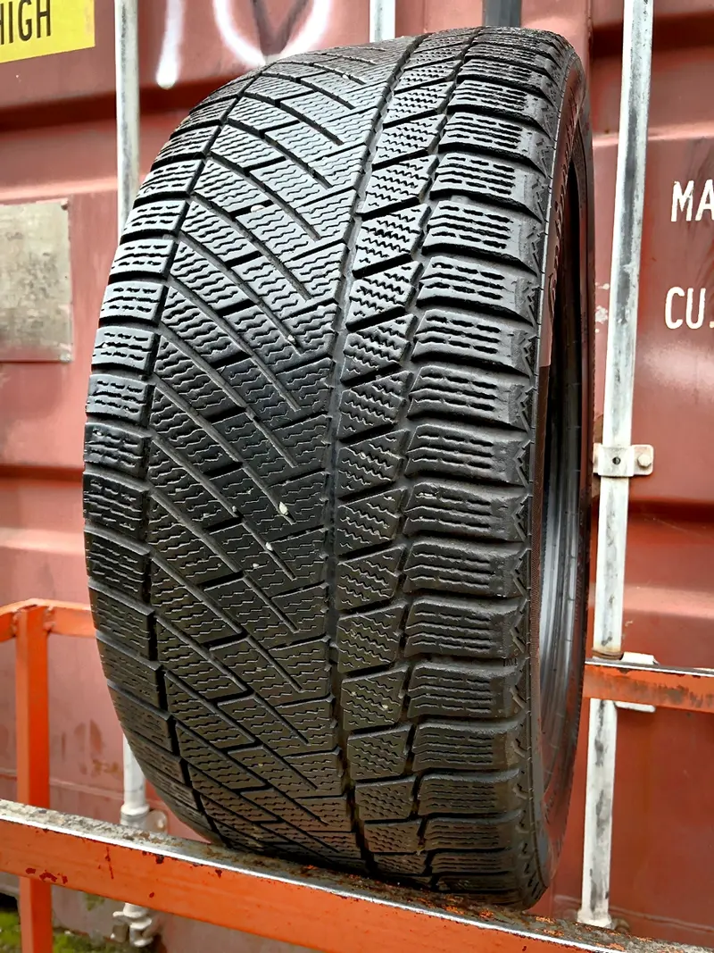 Б/у шина 245/45 R17 Continental ContiVikingContact 6