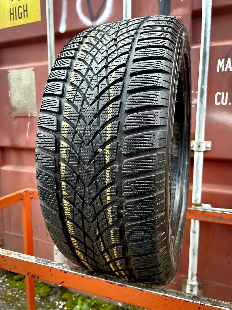 Б/у шина 245/45 R17 Dunlop SP Winter Sport 4D