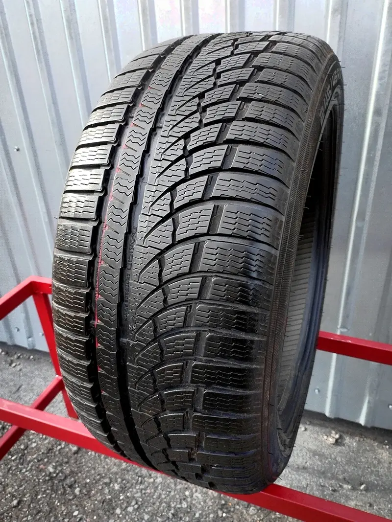 Б/у шина 245/45 R17 Nokian WR A4