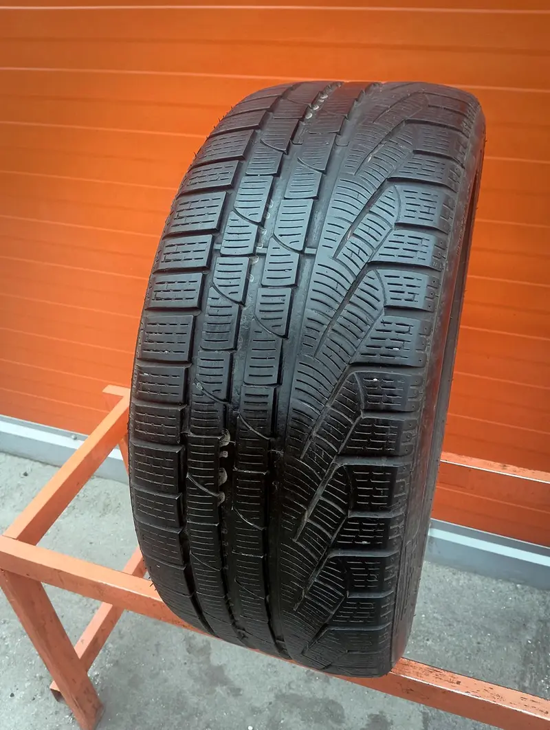 Б/у шина 245/45 R17 Pirelli Winter 240 Sottozero 2