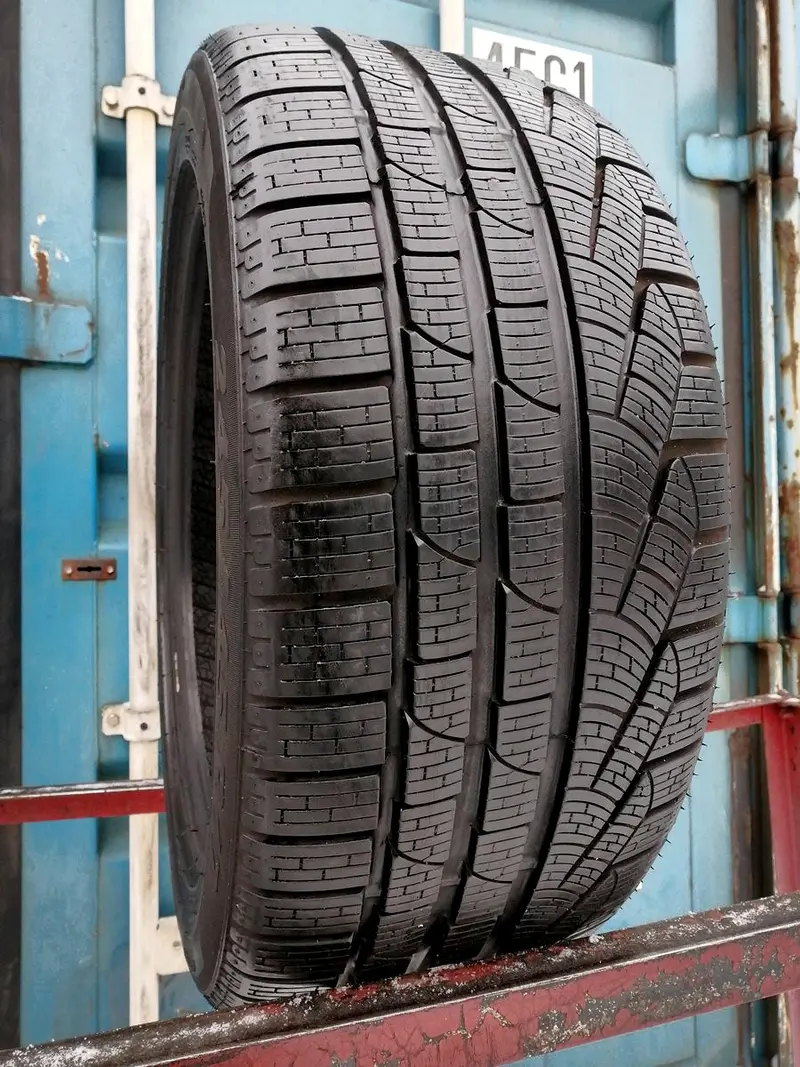 Б/у шина 245/45 R17 Pirelli Winter 240 Sottozero 2
