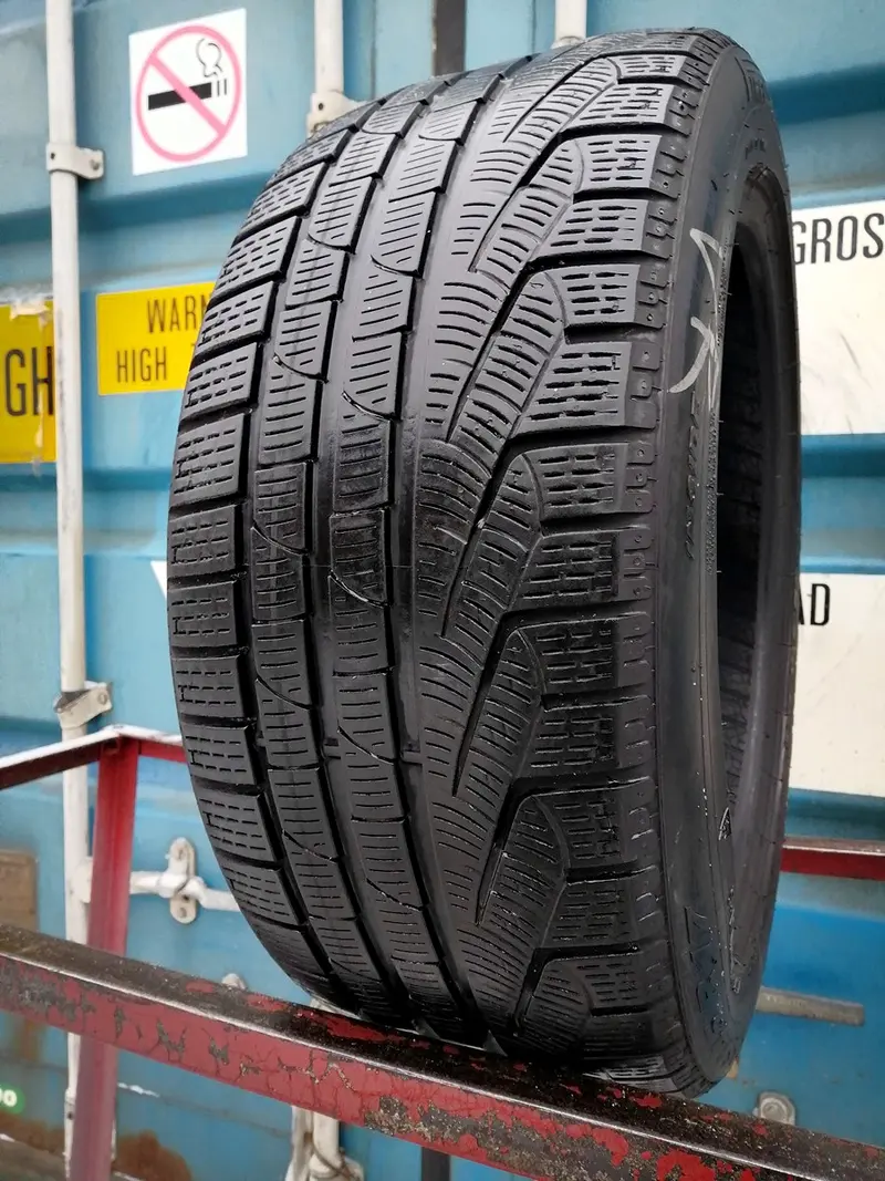 Б/у шина 245/45 R17 Pirelli Winter 240 Sottozero 2