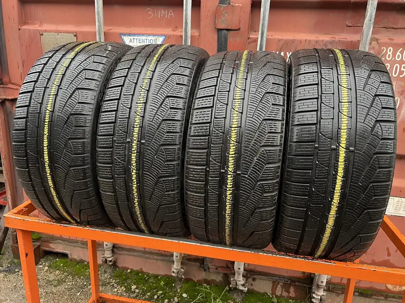 Комплект б/у шин 245/45 R17 Pirelli Winter 240 Sottozero 2, фото 1