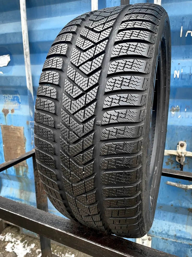 Б/у шина 245/45 R17 Pirelli Winter Sottozero 3