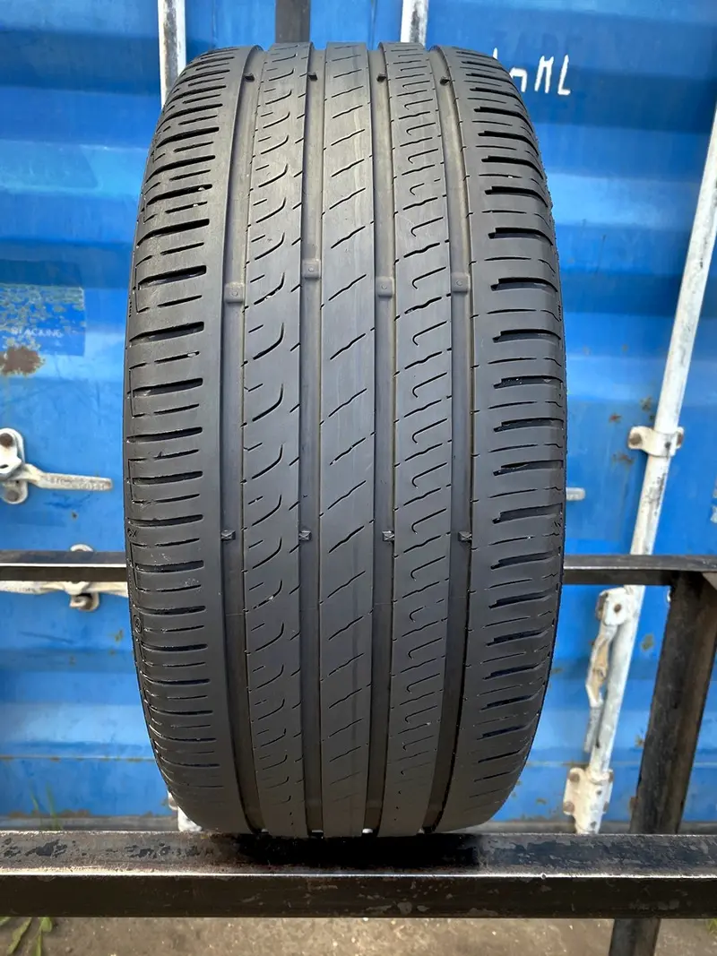 Б/у шина 245/45 R18 Barum Bravuris 5HM