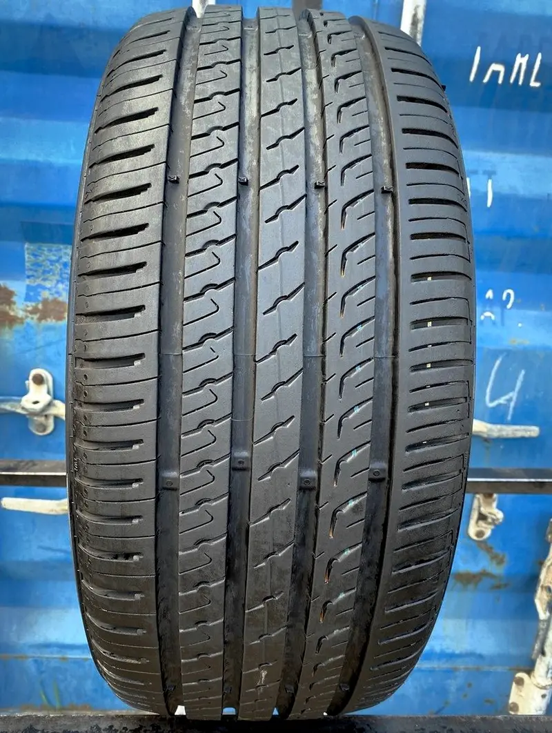 Б/у шина 245/45 R18 Barum Bravuris 5HM