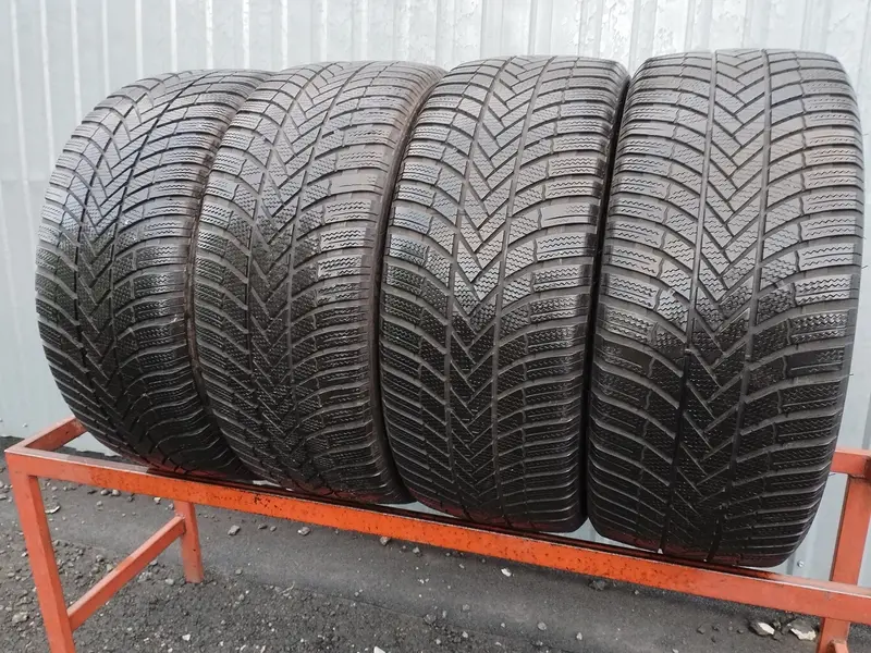 Комплект б/у шин 245/45 R18 Bridgestone Blizzak LM-005, фото 1