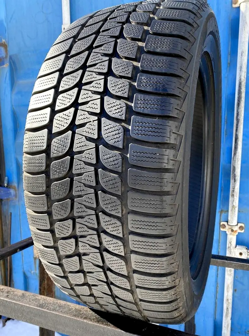 Б/у шина 245/45 R18 Bridgestone Blizzak LM25