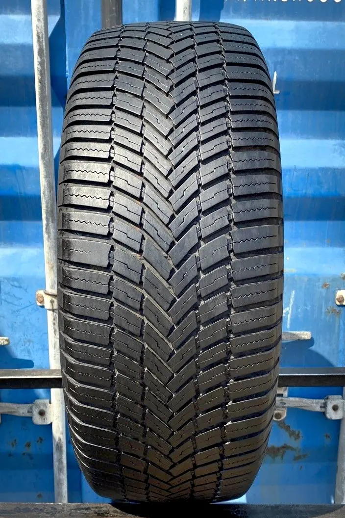 Б/у шина 245/45 R18 Bridgestone Weather Control A005