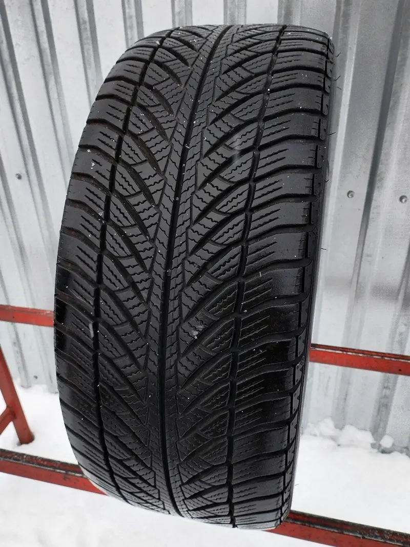 Б/у шина 245/45 R18 Goodyear Ultra Grip 8 Performance MO