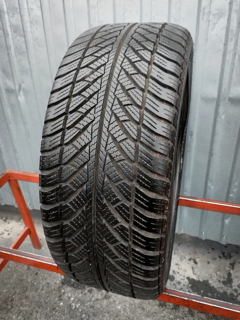 Б/у шина 245/45 R18 Goodyear Ultra Grip 8 Performance MO