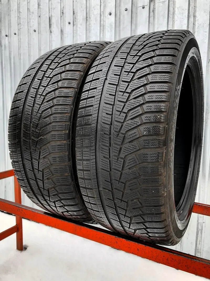 Пара б/у шин 245/45 R18 Hankook Winter I Cept Evo2 W320 RunFlat