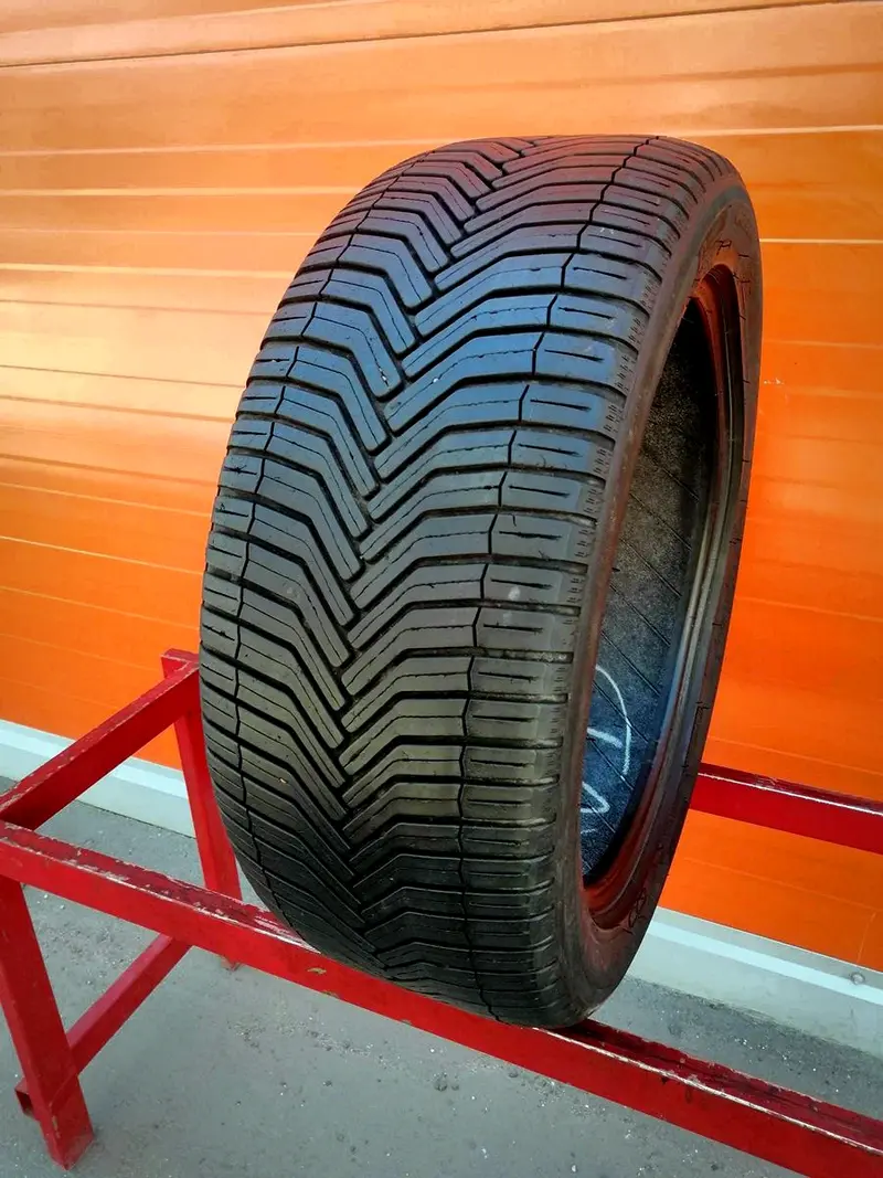 Б/у шина 245/45 R18 Michelin CrossClimate