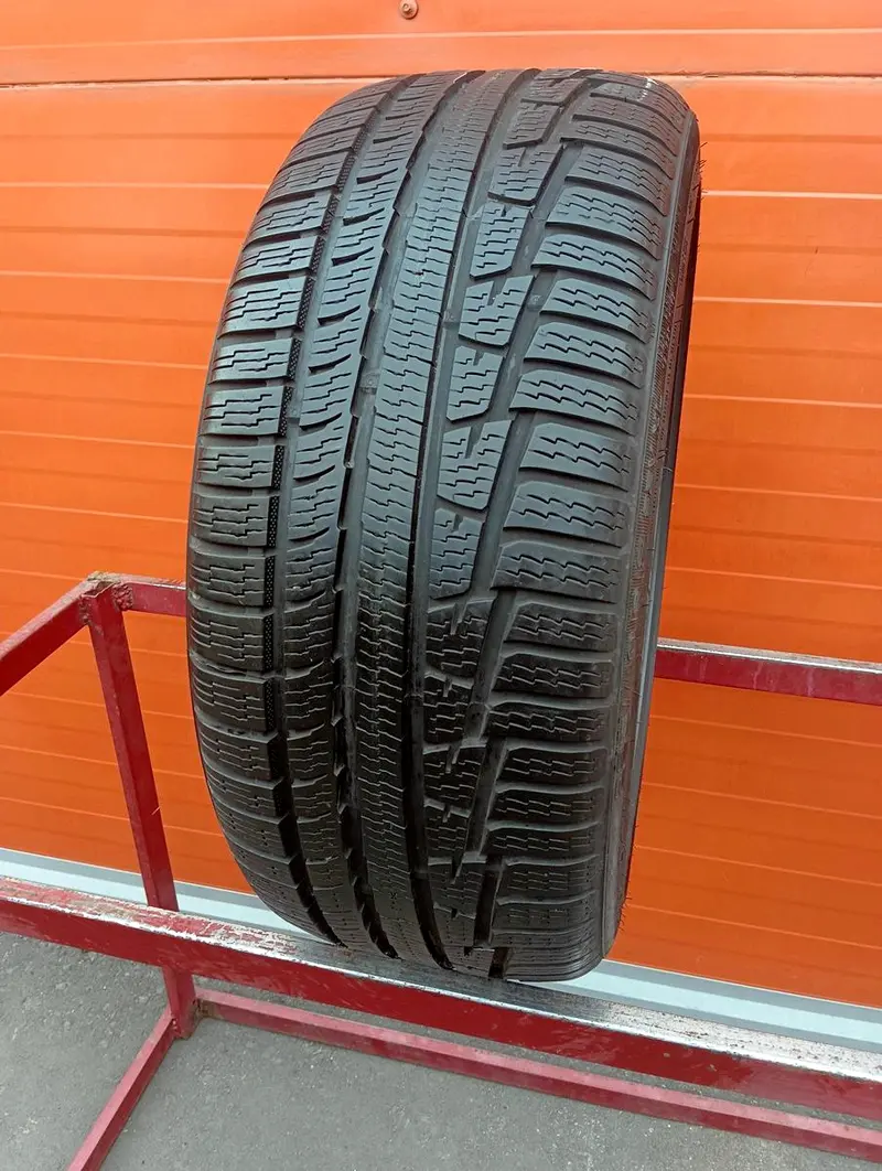 Б/у шина 245/45 R18 Nokian WR A3