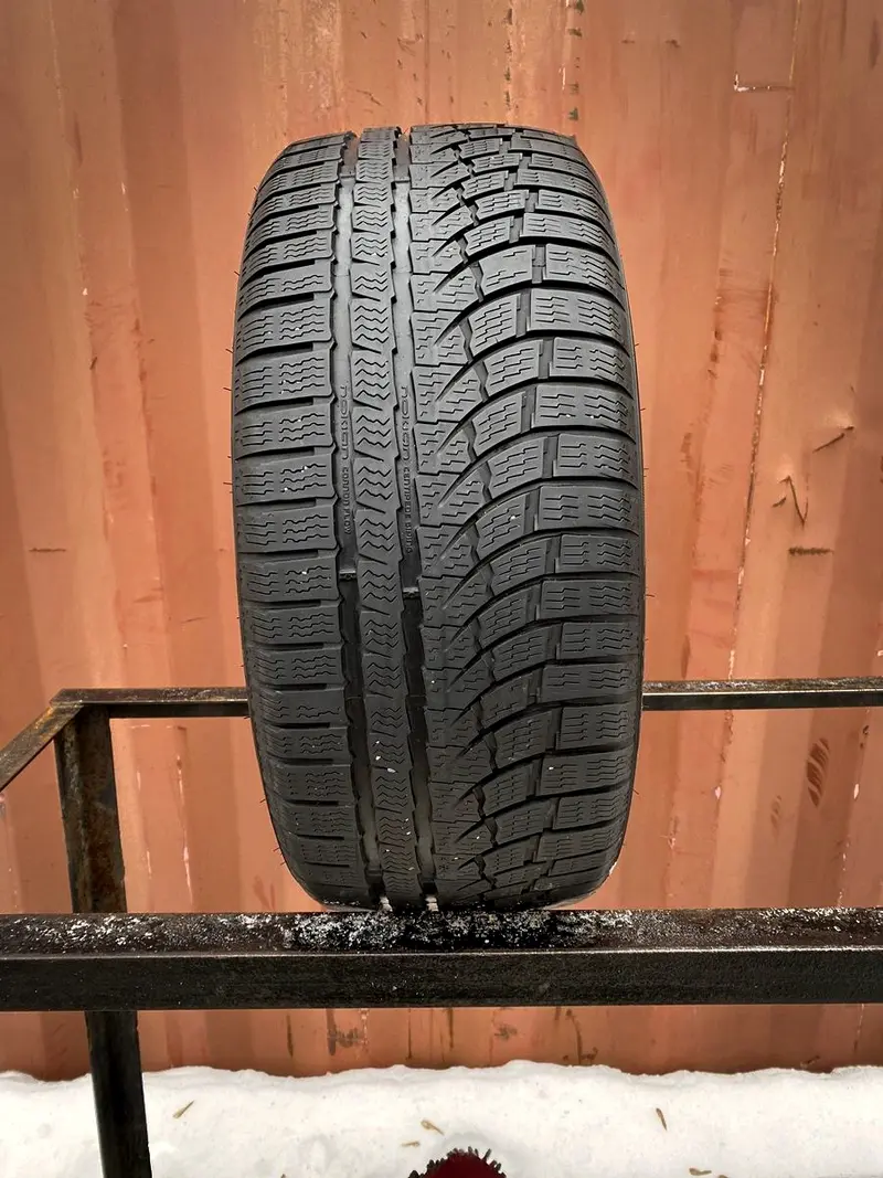 Б/у шина 245/45 R18 Nokian WR A4