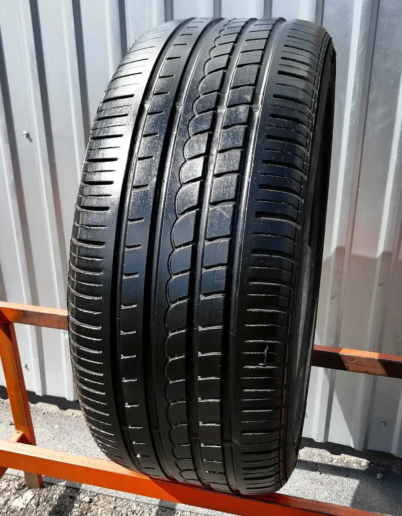 Б/у шина 245/45 R18 Pirelli P Zero Rosso, фото 1
