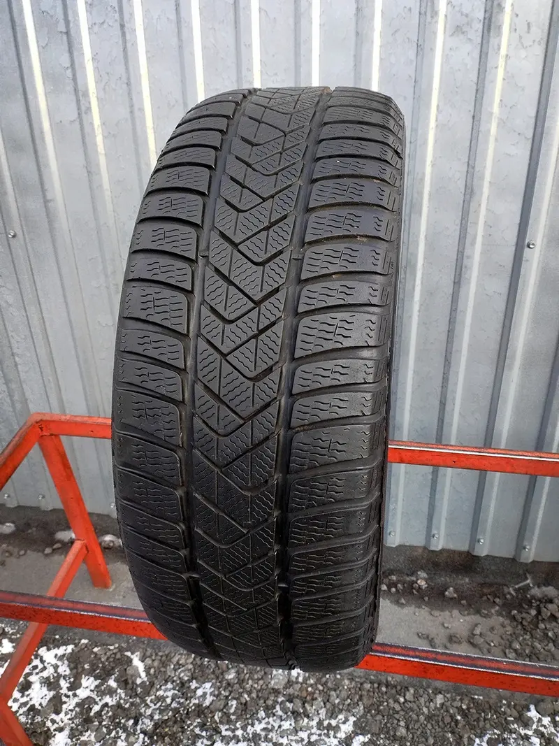 Б/у шина 245/45 R18 Pirelli Winter Sottozero 3